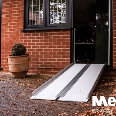 Portable ramp for wheelchair access